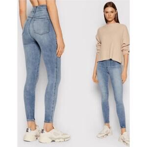 Spanx High-Rise Ankle Skinny Shaping Pull On Jeans in Vintage Wash. Size L